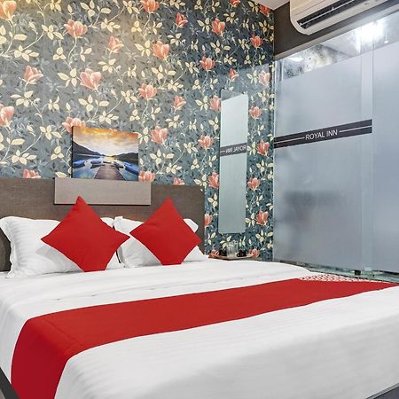 Oyo Flagship Hotel Royal Inn Surat Bagian luar foto